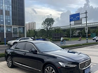 VOLVO S90 2023