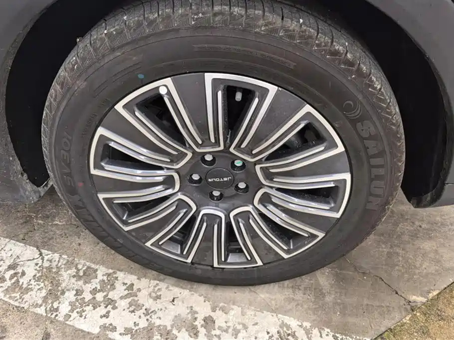 JETOUR X70 PLUS 2024