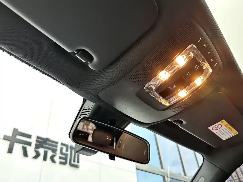 MERCEDES BENZ GLB 2023