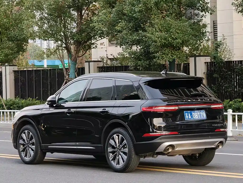 LINCOLN ADVENTURER 2021