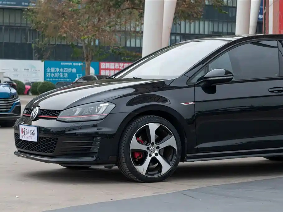 VOLKSWAGEN GOLF GTI 2016