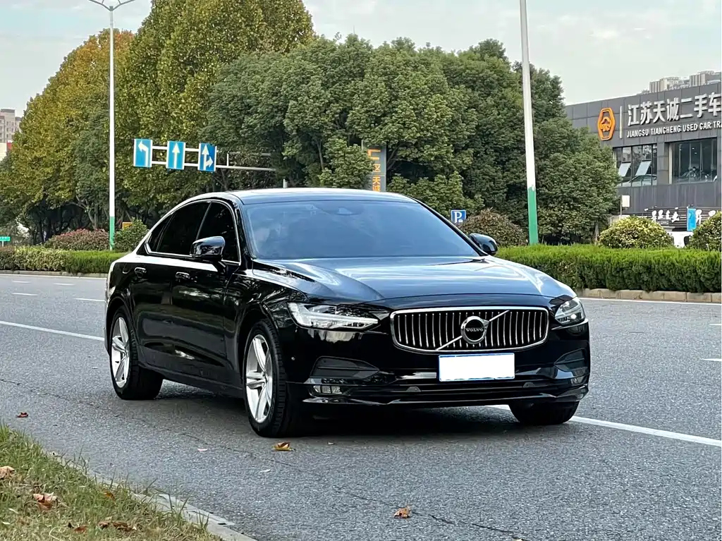 VOLVO S90 2017