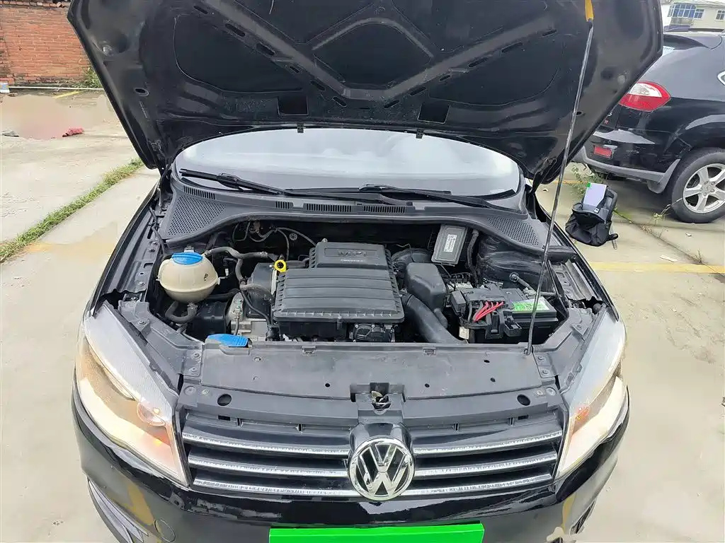 VOLKSWAGEN JETTA 2013