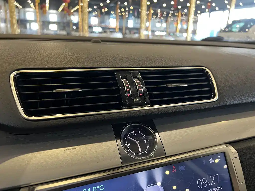 VOLKSWAGEN MAGOTAN 2015