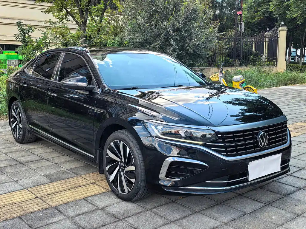 VOLKSWAGEN PASSAT 2021