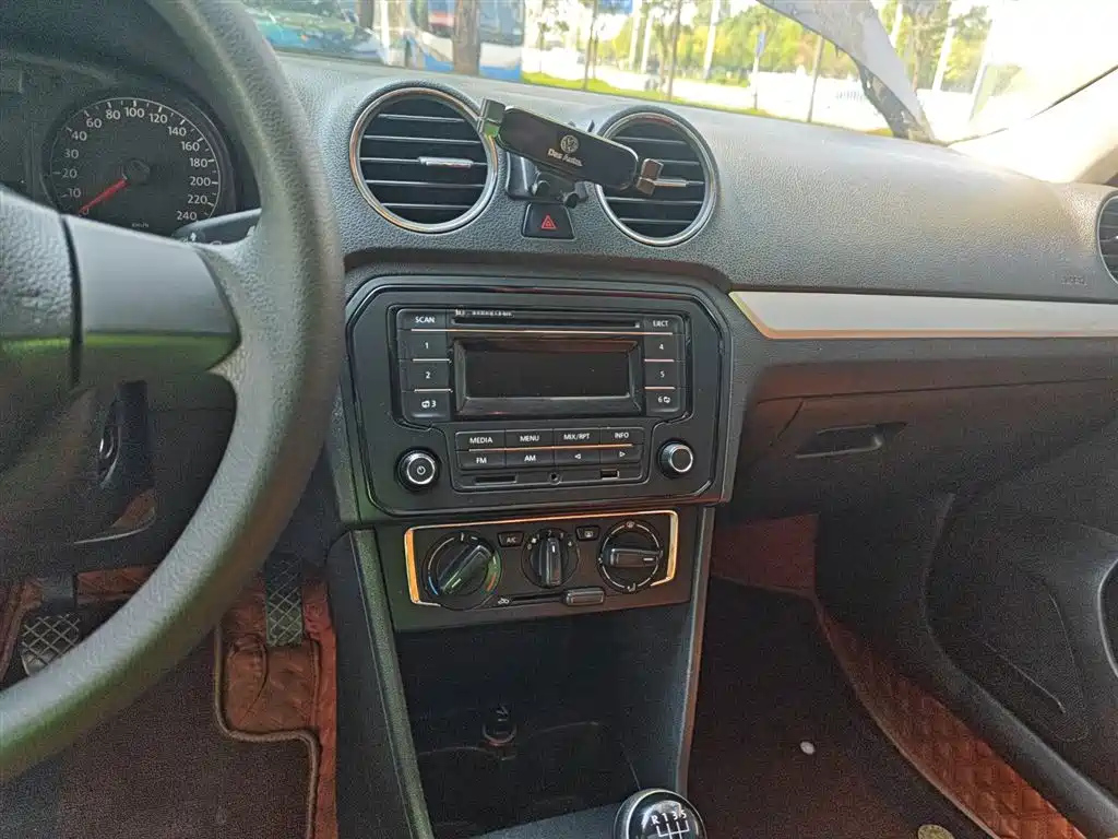 VOLKSWAGEN JETTA 2014