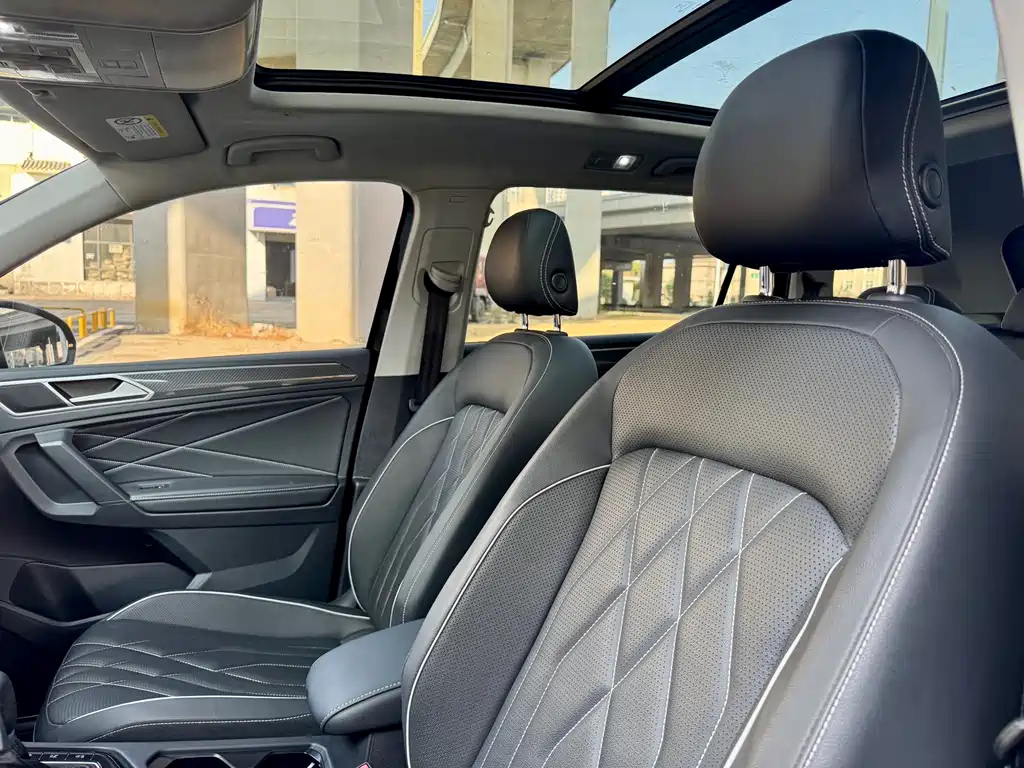 VOLKSWAGEN TIGUAN L 2023