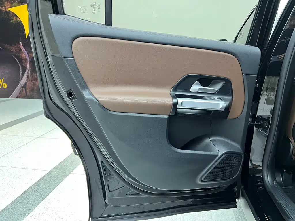 MERCEDES BENZ GLB 2022