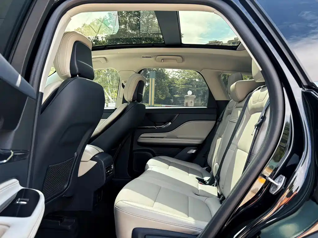 LINCOLN ADVENTURER 2023