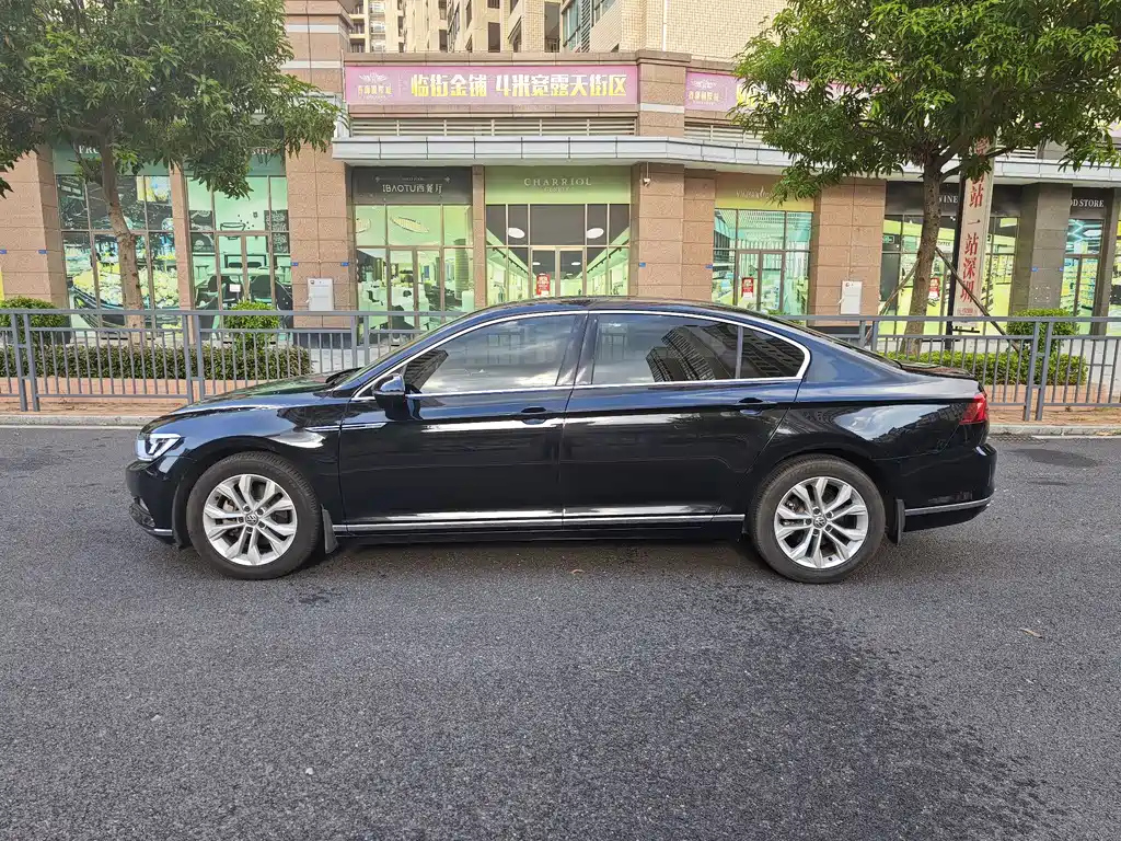VOLKSWAGEN MAGOTAN 2017