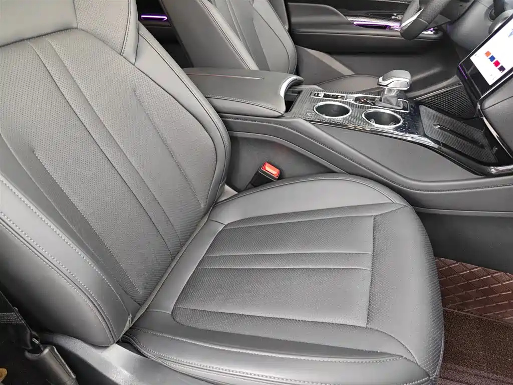 HONGQI HS3 PHEV 2024