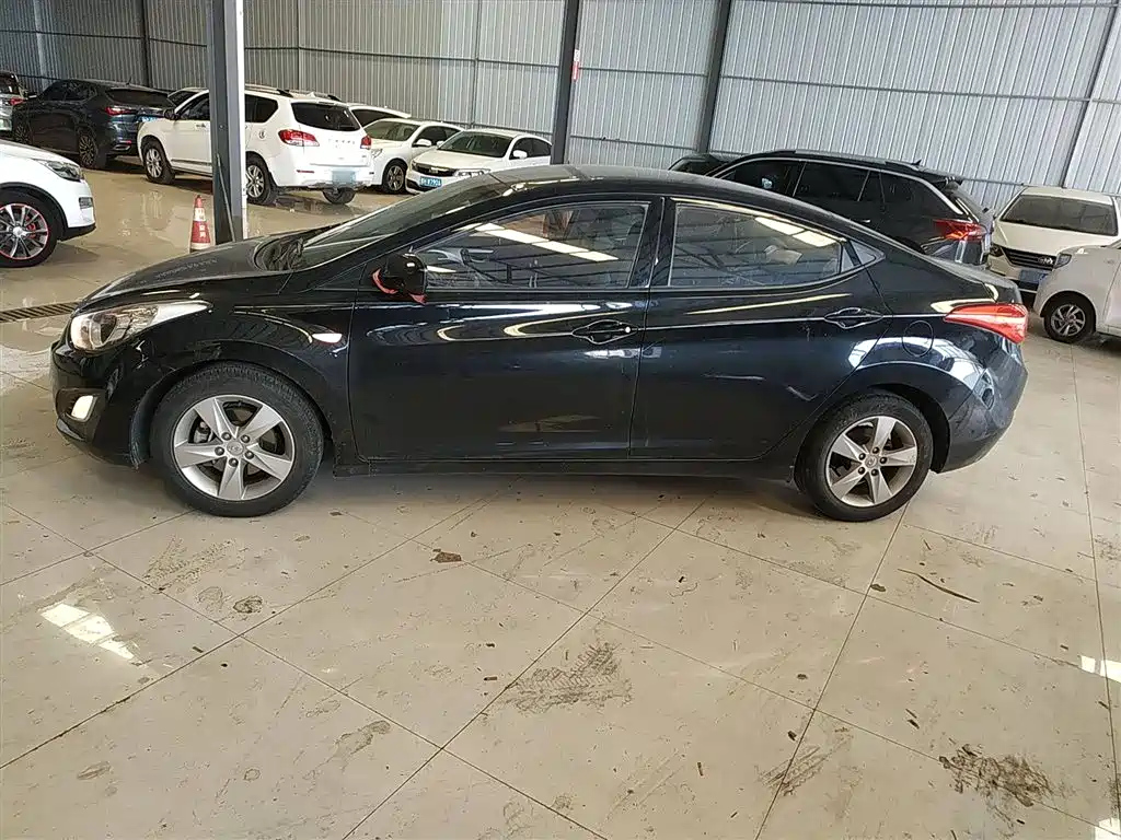 HYUNDAI ELANTRA 2012