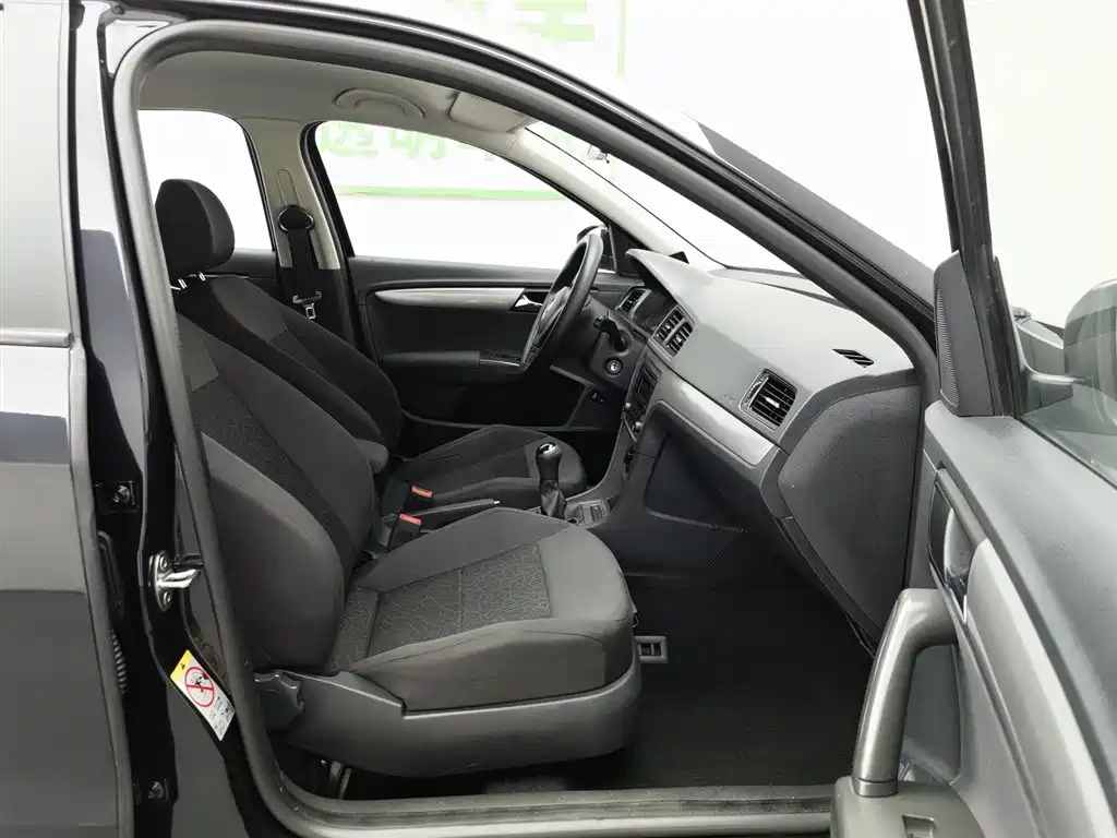 VOLKSWAGEN LAVIDA 2013