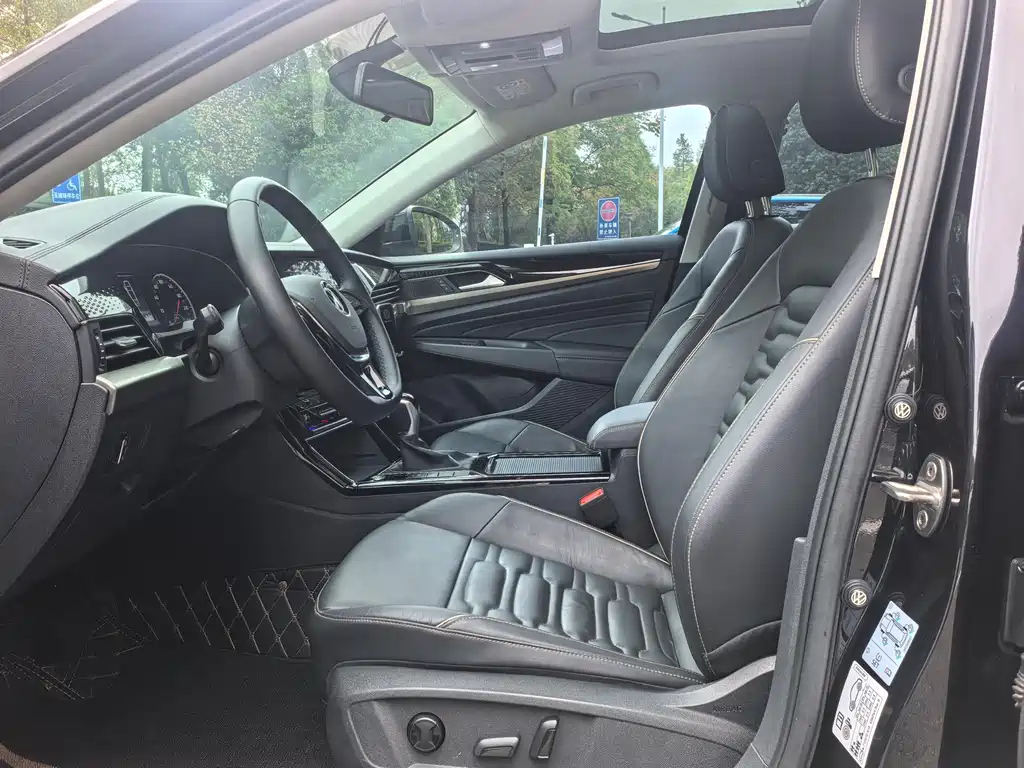 VOLKSWAGEN PASSAT 2021