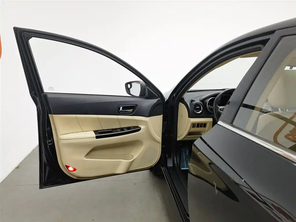 CHANGAN EADO 2015