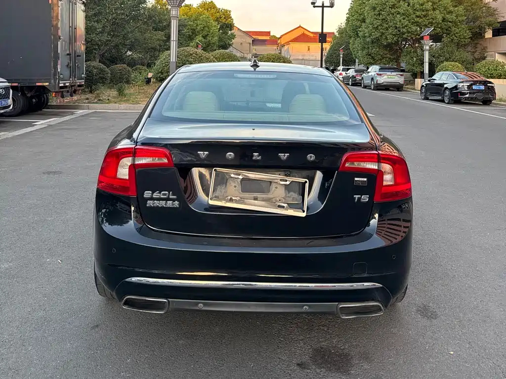 VOLVO S60 2014