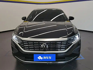 VOLKSWAGEN PASSAT 2024