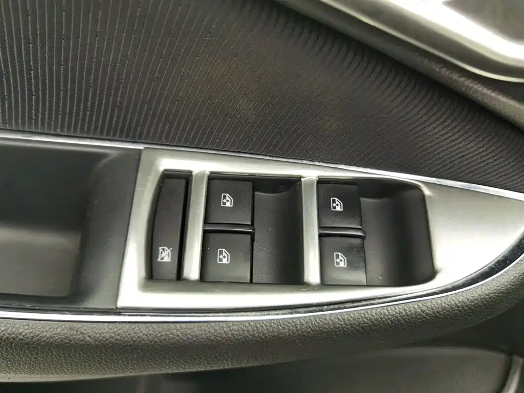 CHEVROLET CRUZE 2018