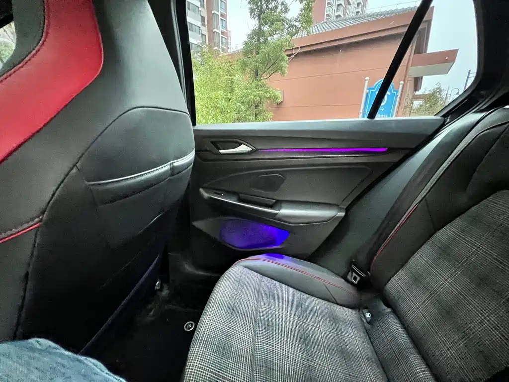 VOLKSWAGEN GOLF GTI 2021