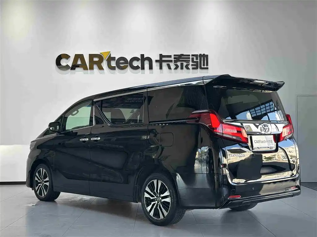 TOYOTA ALPHARD 2018