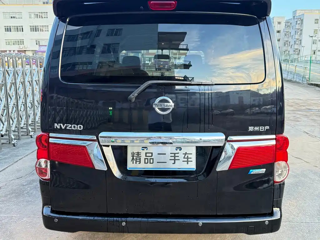 NISSAN NV200 2018