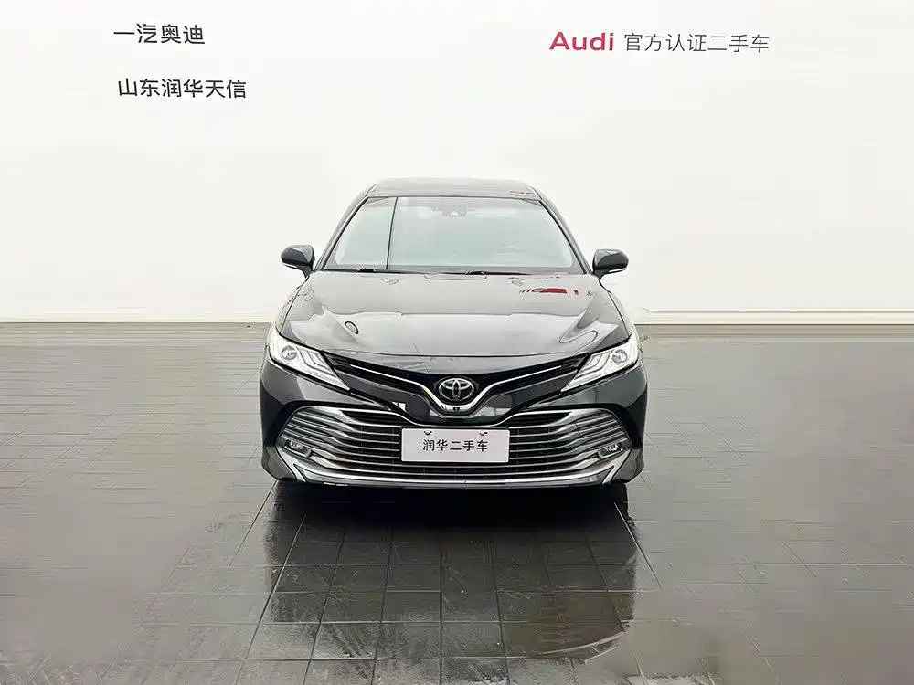 TOYOTA CAMRY 2019