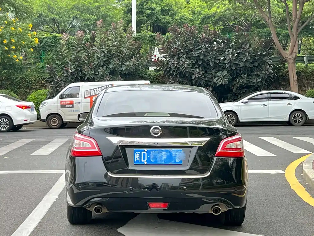 NISSAN TEANA 2015