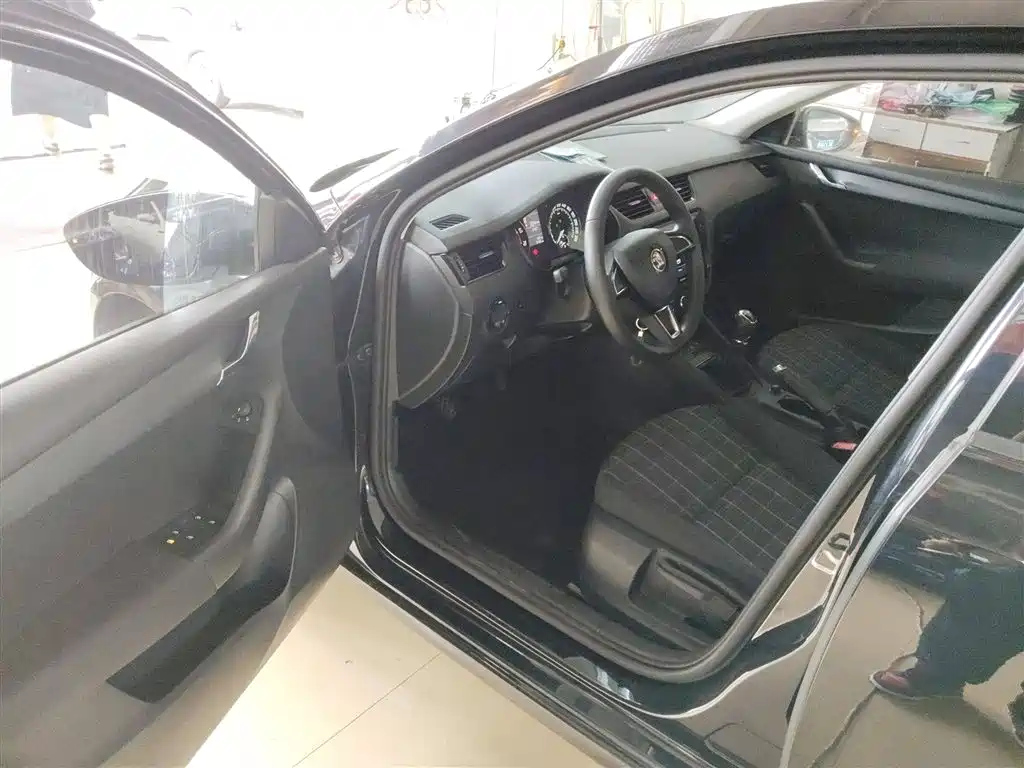 SKODA OCTAVIA 2019