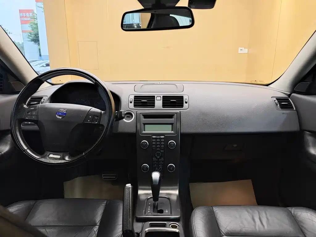 VOLVO C30 2011