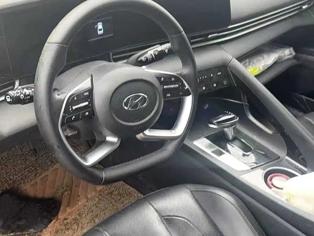 HYUNDAI ELANTRA 2022