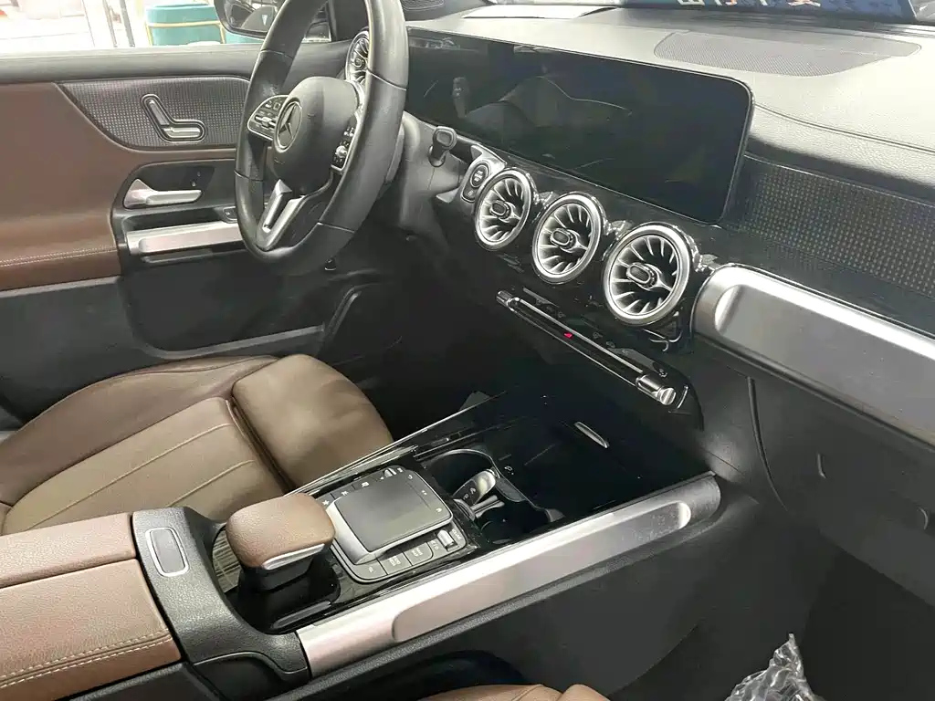 MERCEDES BENZ GLB 2022