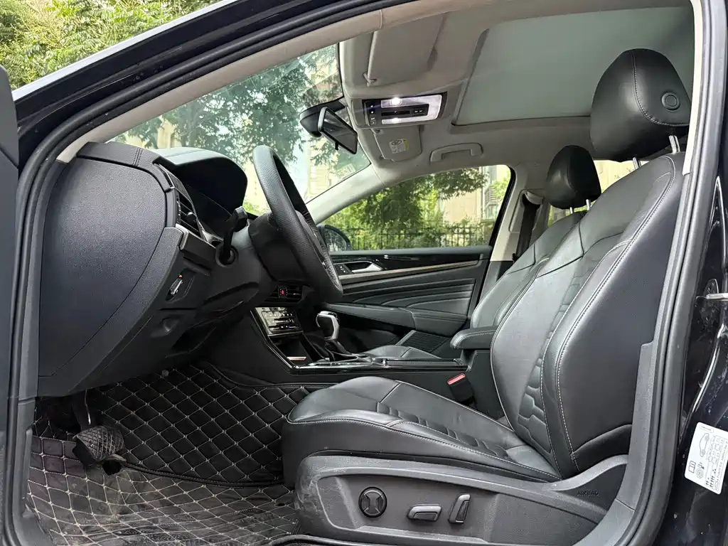 VOLKSWAGEN PASSAT 2021