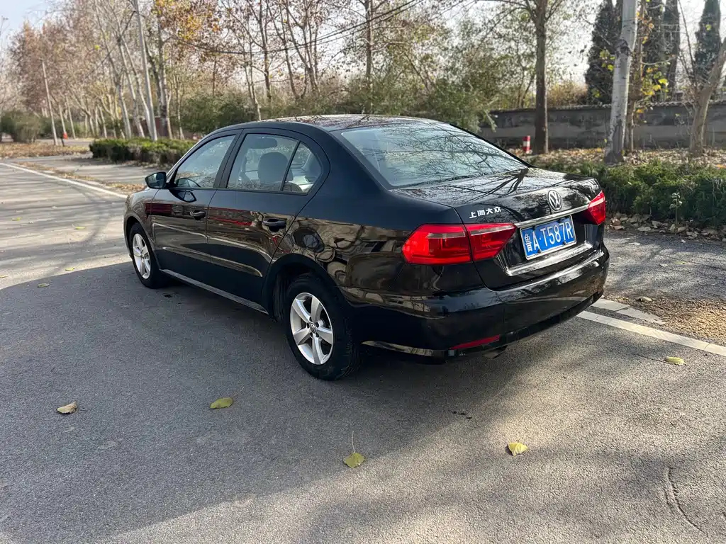 VOLKSWAGEN LAVIDA 2013