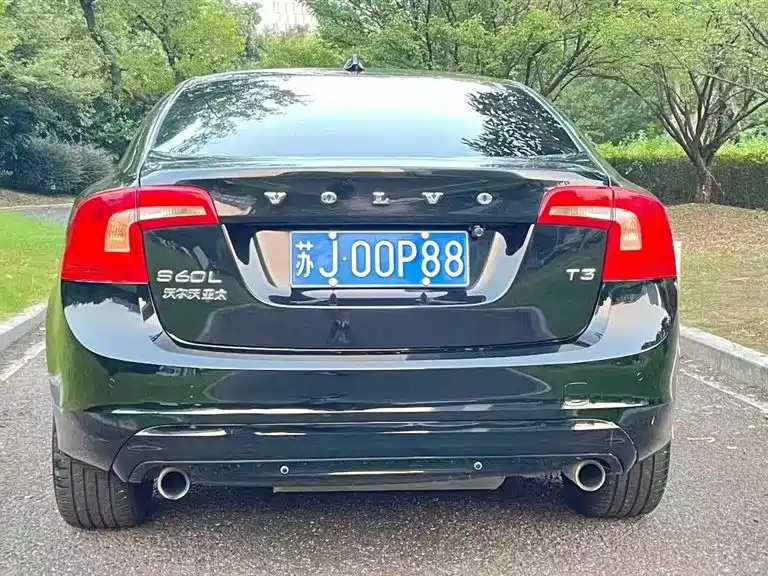 VOLVO S60 2019