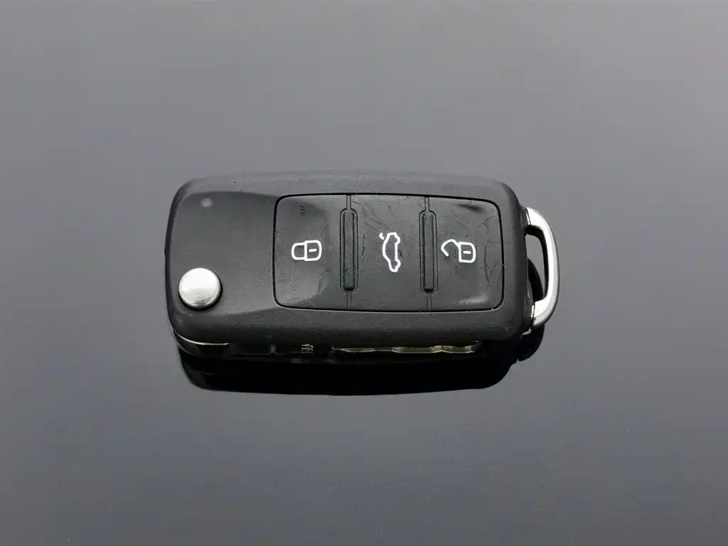 VOLKSWAGEN PASSAT 2014