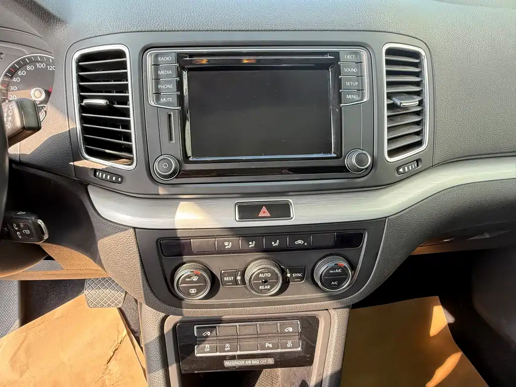 VOLKSWAGEN SHARAN 2017