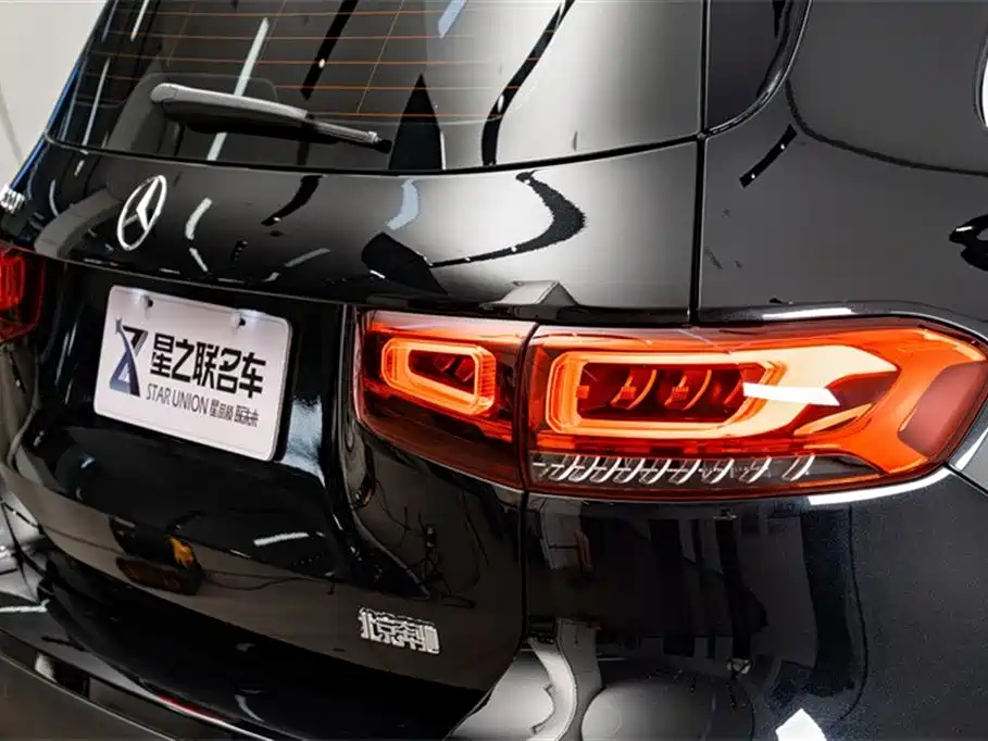 MERCEDES BENZ GLB 2023