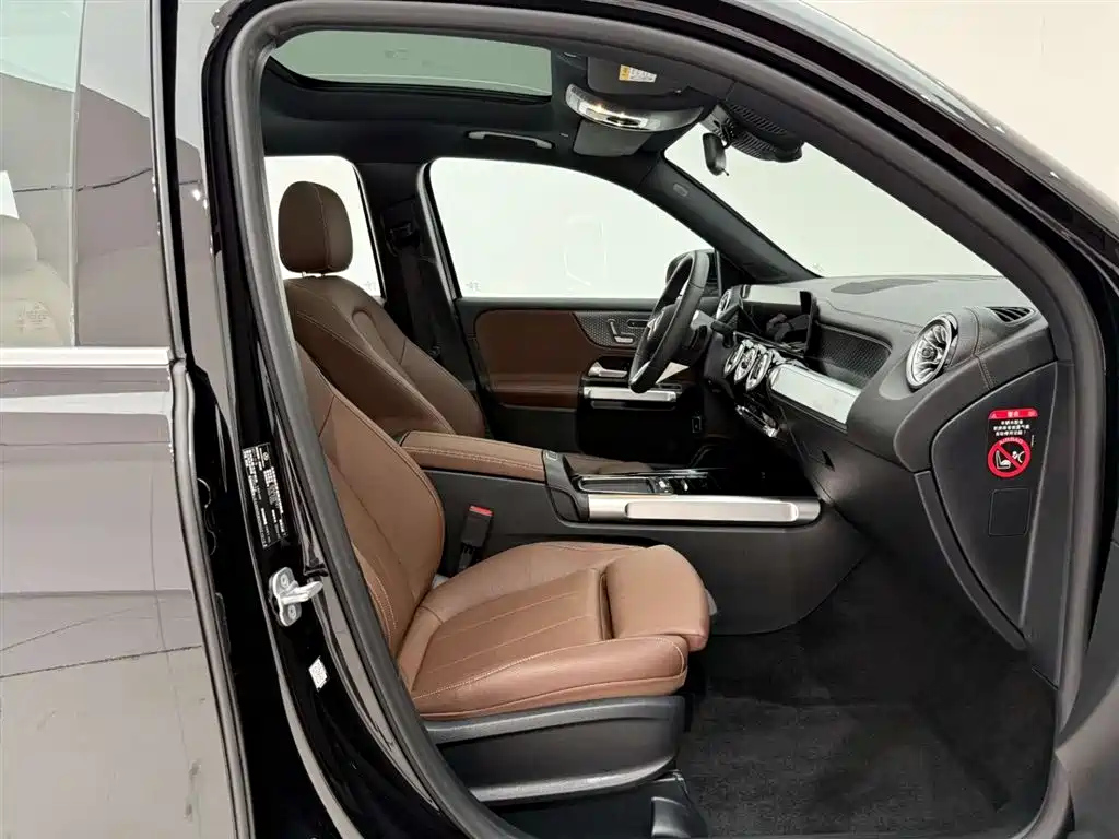 MERCEDES BENZ GLB 2025