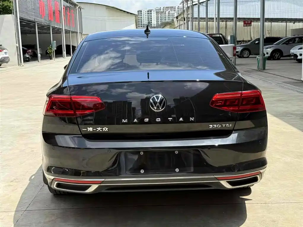 VOLKSWAGEN MAGOTAN 2020