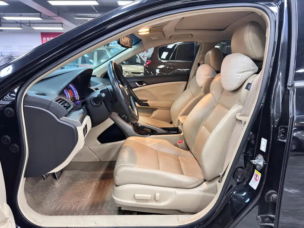 HONDA SI PLATINUM 2011