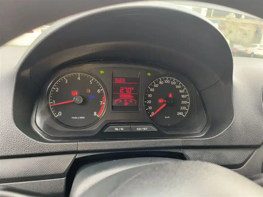 VOLKSWAGEN JETTA 2013