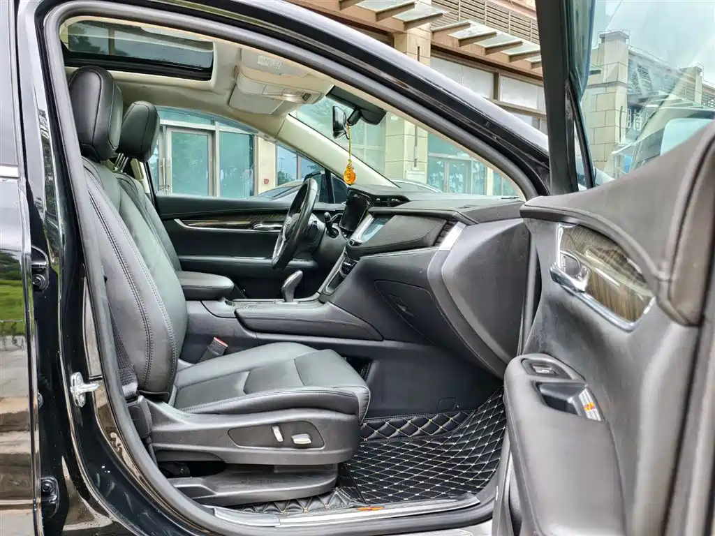 CADILLAC XT5 2018