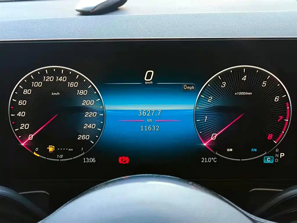 MERCEDES BENZ GLB 2023