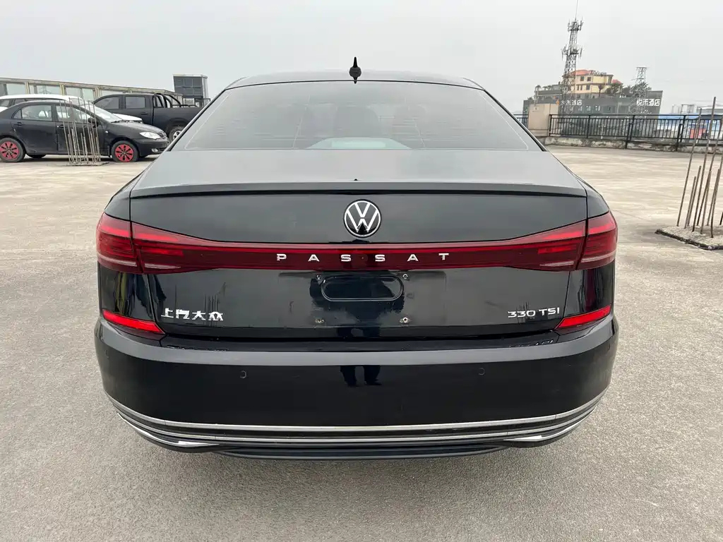 VOLKSWAGEN PASSAT 2022