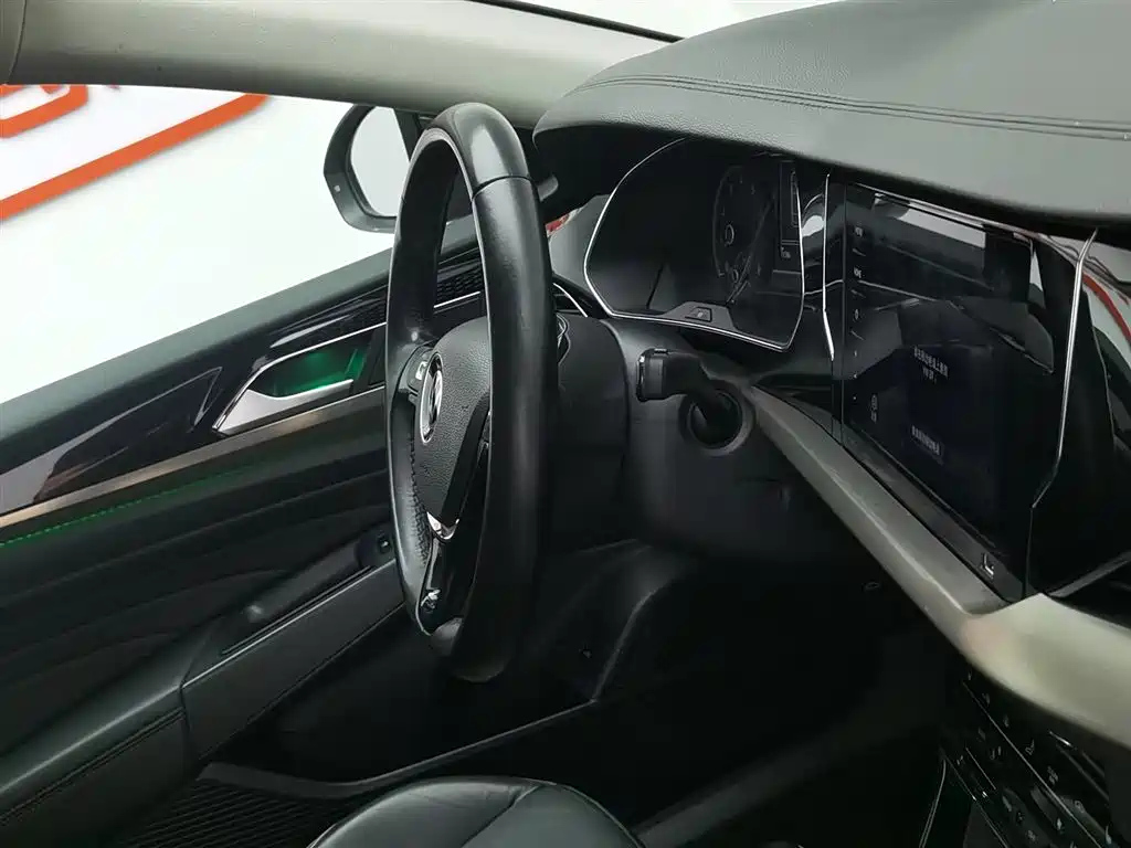 VOLKSWAGEN PASSAT 2020