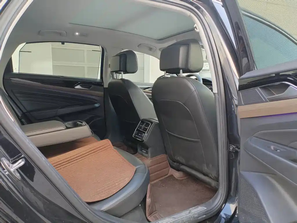VOLKSWAGEN PASSAT 2019