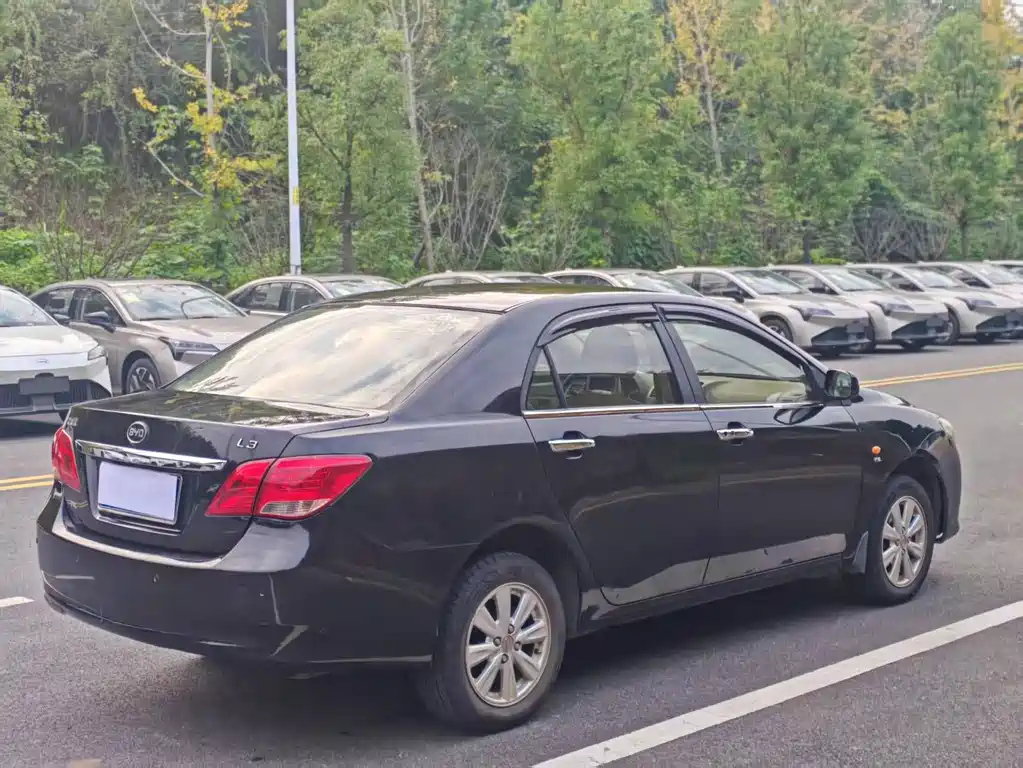 BYD L3 2013