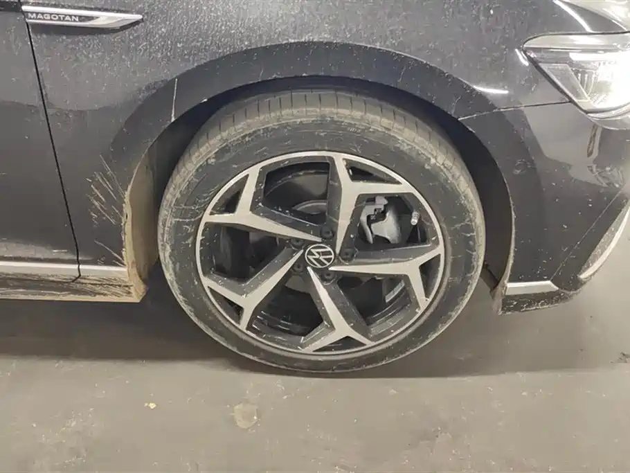 VOLKSWAGEN MAGOTAN 2023