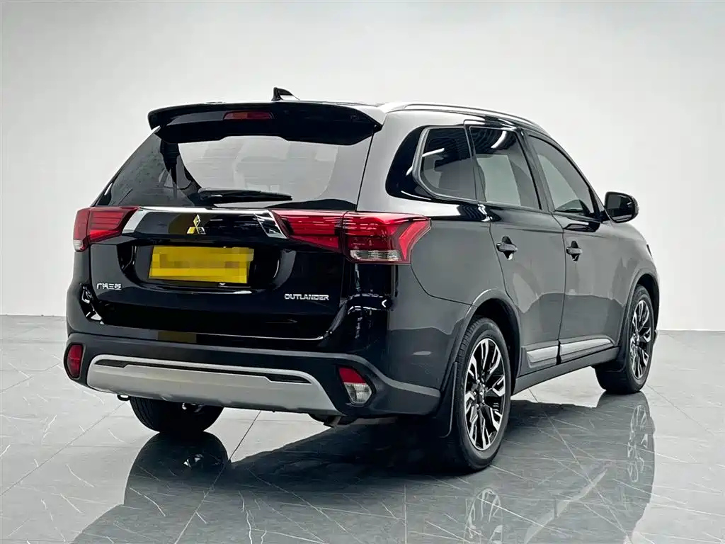 MITSUBISHI OUTLANDER 2020