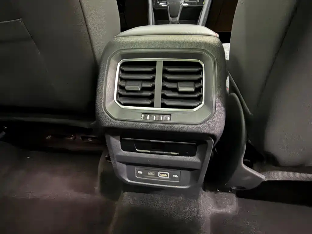 VOLKSWAGEN TIGUAN L 2021